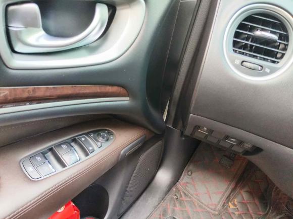 [深圳·粤B] 二手英菲尼迪英菲尼迪QX602014款 2.5 S/C Hybrid 两驱卓越版