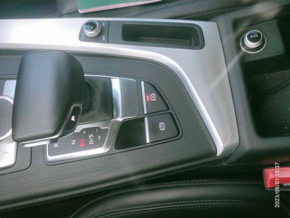 [上海·沪B] 二手奥迪奥迪A4L2018款 30周年年型 40 TFSI 时尚型