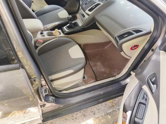 [杭州·浙A] 二手福特福克斯2012款 三厢 1.6L 手动风尚型