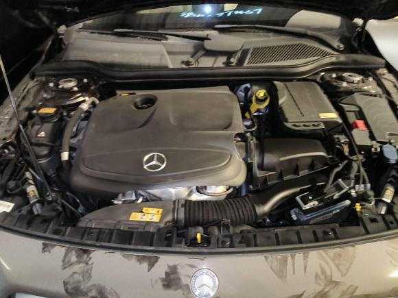 [上海·沪B] 二手奔驰奔驰GLA2015款 GLA 220 4MATIC 时尚型