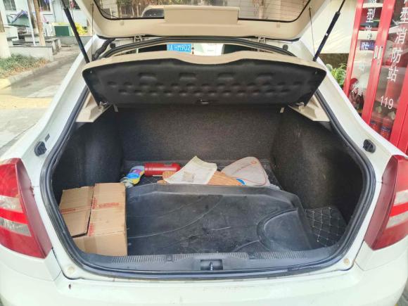 [成都·川A] 二手斯柯达明锐2015款 经典款 1.6L 手动逸杰版