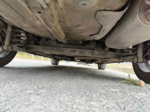 [上海·沪C] 二手长安悦翔V72015款 1.6L 自动乐趣型 国V