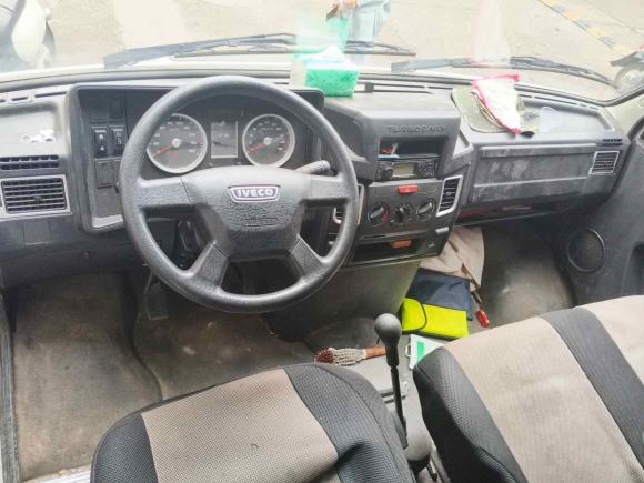 [义乌·浙G] 二手依维柯依维柯得意2020款 2.5T A35客车单胎中顶5-9座侧移门国VI