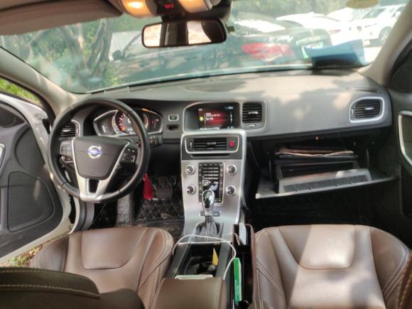 [上海·沪A] 二手沃尔沃沃尔沃S60新能源2015款 S60L E驱混动 T6智驭版