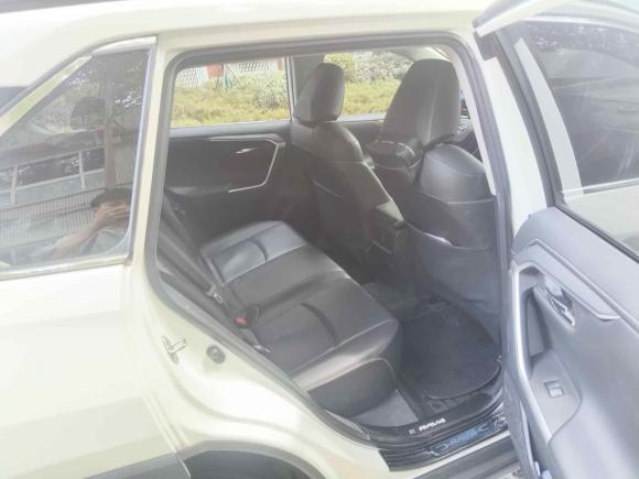 [成都·川A] 二手丰田RAV4荣放2020款 2.0L CVT两驱尊贵版