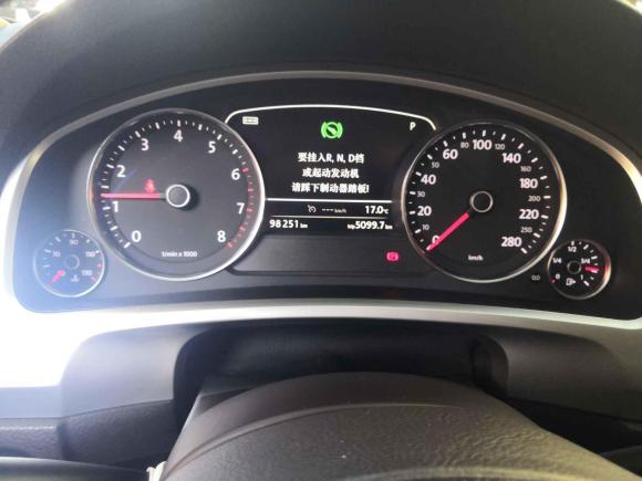 [上海·沪B] 二手大众途锐2011款 3.0TSI 高配型