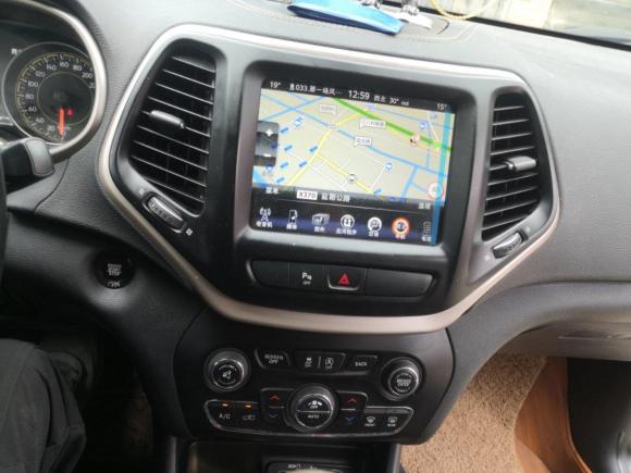 [杭州·皖A] 二手Jeep自由光2017款 2.0L 优越版