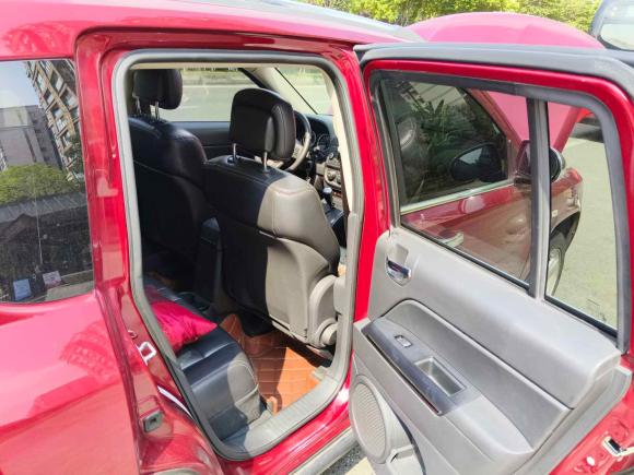 [成都·川A] 二手Jeep指南者2012款 2.0L 两驱豪华版