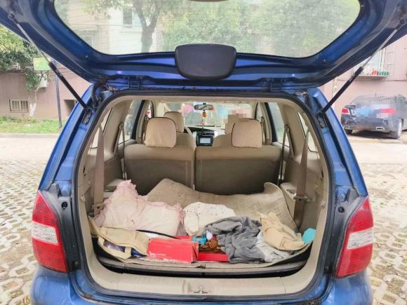 [南京·苏A] 二手日产骊威2010款 劲逸版 1.8L 手动标准型