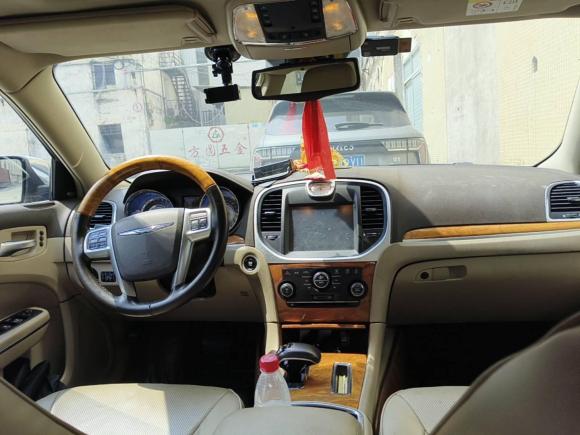 [广州·粤Y] 二手克莱斯勒克莱斯勒300C2013款 3.6L 尊适版