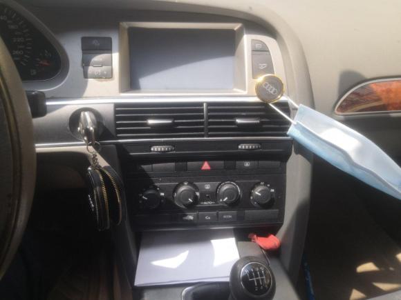 [上海·沪F] 二手奥迪奥迪A6L2005款 2.0T 手动标准型