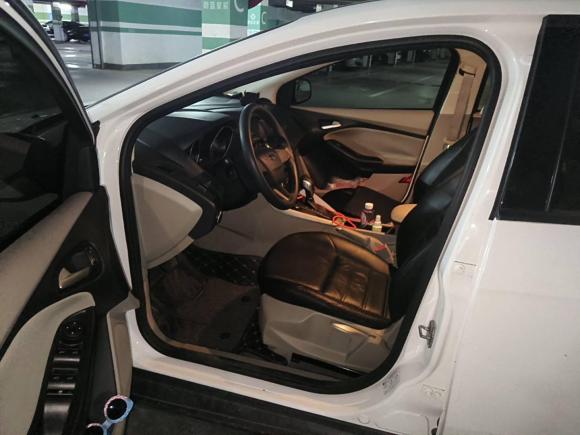 [南京·苏A] 二手福特福克斯2017款 三厢 1.6L 自动舒适型智行版