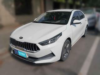 起亚起亚K32019款 1.5L CVT新锐版