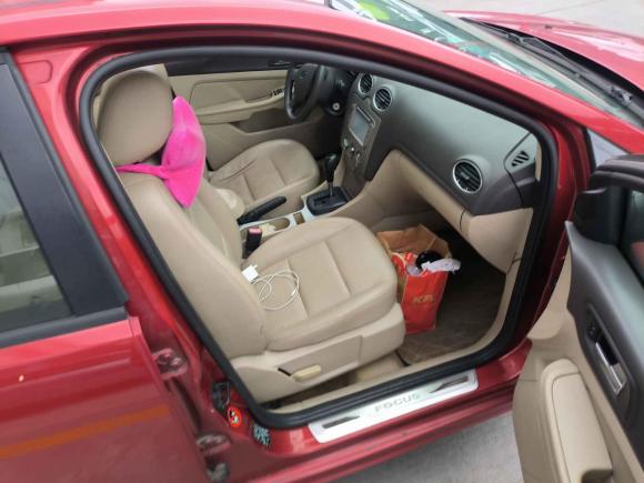 [苏州·苏M] 二手福特福克斯2011款 两厢 1.8L 自动时尚型