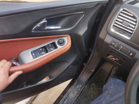 [义乌·贵F] 二手宝骏宝骏5602015款 1.8L 手动精英型