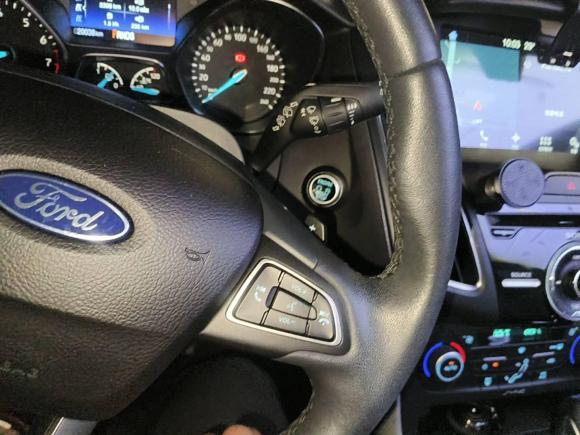 [上海·沪A] 二手福特福克斯2018款 两厢经典 EcoBoost 180 自动运动型