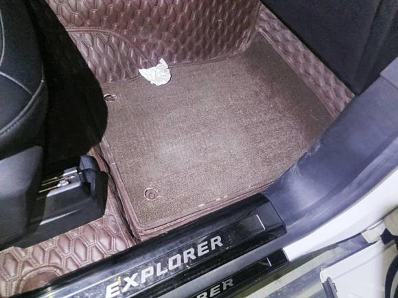 [成都·黑B] 二手福特探险者2020款 EcoBoost 285 四驱钛金版 7座