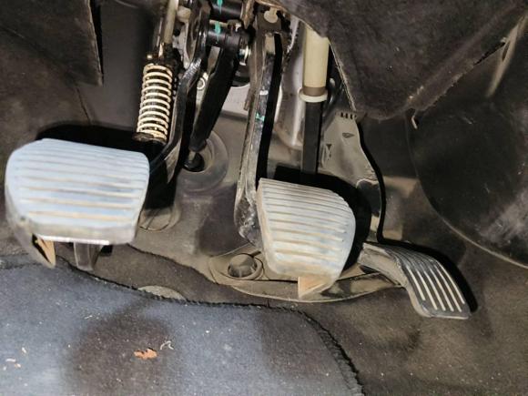 [西安·陕A] 二手雪铁龙世嘉2016款 经典 三厢 1.6L 手动CNG