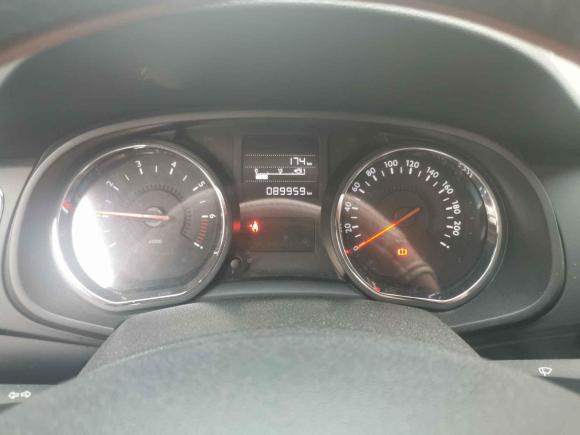 [佛山·桂B] 二手雪铁龙雪铁龙C3-XR2015款 1.6L 手动先锋型