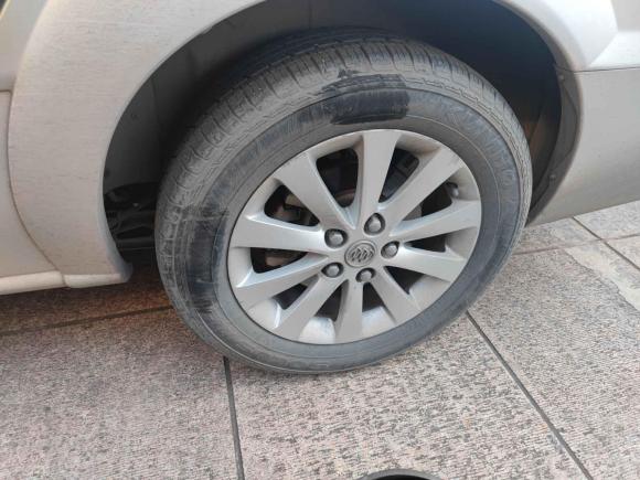 [义乌·浙A] 二手别克别克GL82012款 2.4L BASE舒适版