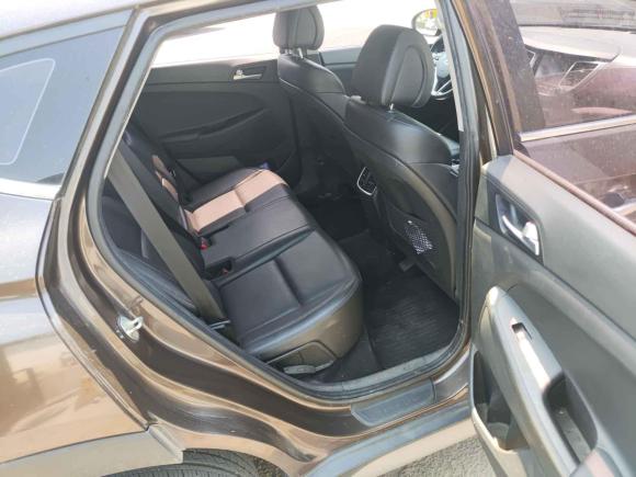 [济南·鲁A] 二手现代途胜2018款 1.6T 双离合两驱15周年特别版