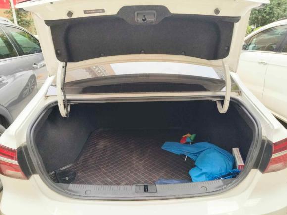 [武汉·鄂A] 二手荣威荣威i62018款 20T 自动旗舰版