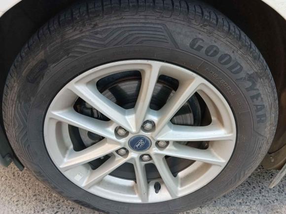 [南京·苏A] 二手福特福克斯2017款 三厢 1.6L 自动风尚型智行版