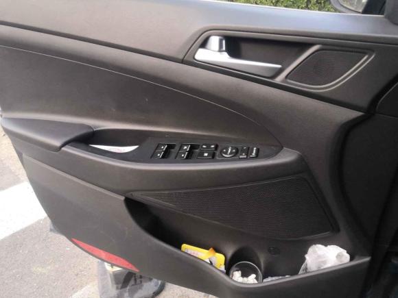 [北京·京A] 二手现代途胜2015款 1.6T 双离合两驱领先型