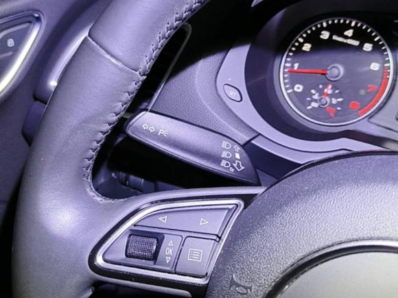 [深圳·粤B] 二手奥迪奥迪Q32018款 30周年年型 30 TFSI 时尚型