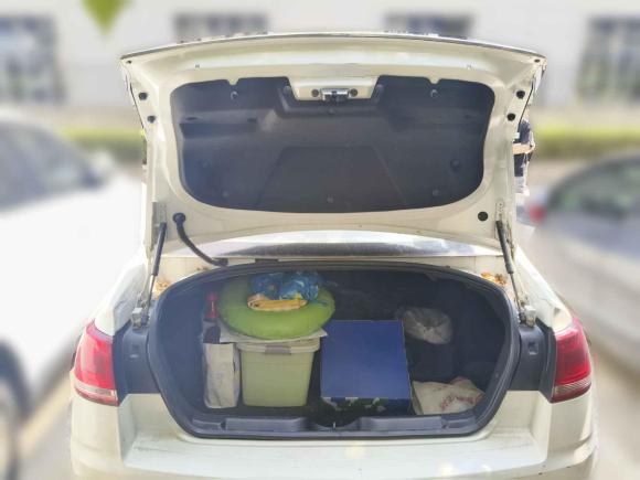 [西安·陕A] 二手雪铁龙世嘉2016款 经典 三厢 1.6L 自动品尚型