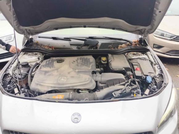 [上海·沪N] 二手奔驰奔驰CLA2017款 CLA 200 时尚型