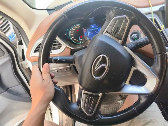 [上海·苏A] 二手东南东南DX72015款 1.5T 自动尊贵型