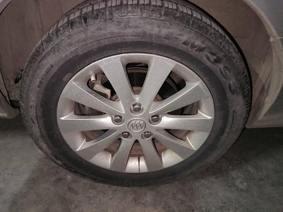 [济南·鲁A] 二手别克别克GL82014款 2.4L 经典版