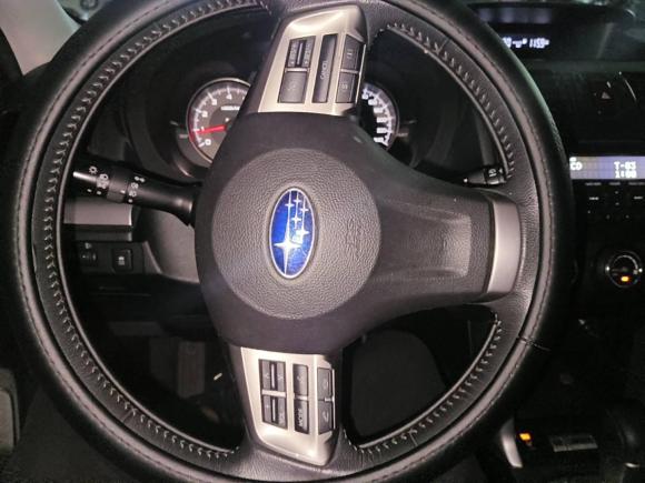 [上海·鲁C] 二手斯巴鲁森林人2013款 2.0i 自动豪华版