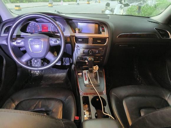[佛山·粤A] 二手奥迪奥迪A4L2012款 2.0 TFSI 自动舒适型