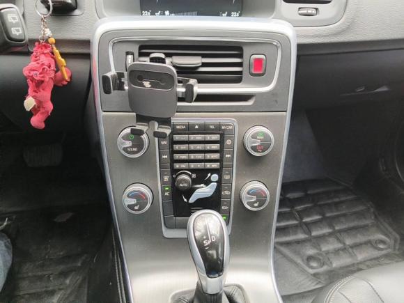 [西安·浙A] 二手沃尔沃沃尔沃V602015款 T5 智逸版