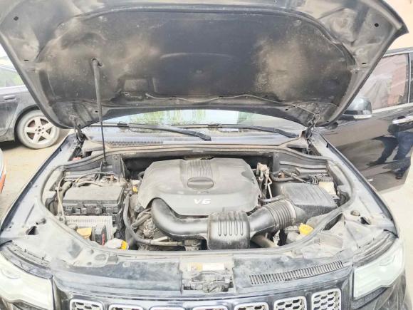 [济南·鲁A] 二手Jeep大切诺基2014款 3.0L 旗舰尊悦版