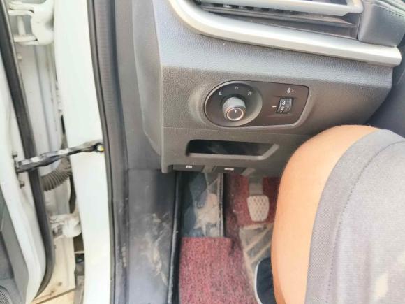 [青岛·鲁U] 二手荣威荣威RX32018款 1.6L 手动旗舰版