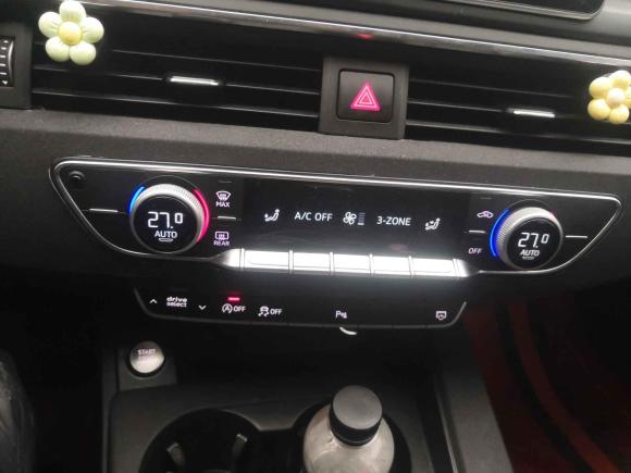 [西安·陕A] 二手奥迪奥迪A4L2018款 30周年年型 40 TFSI 时尚型