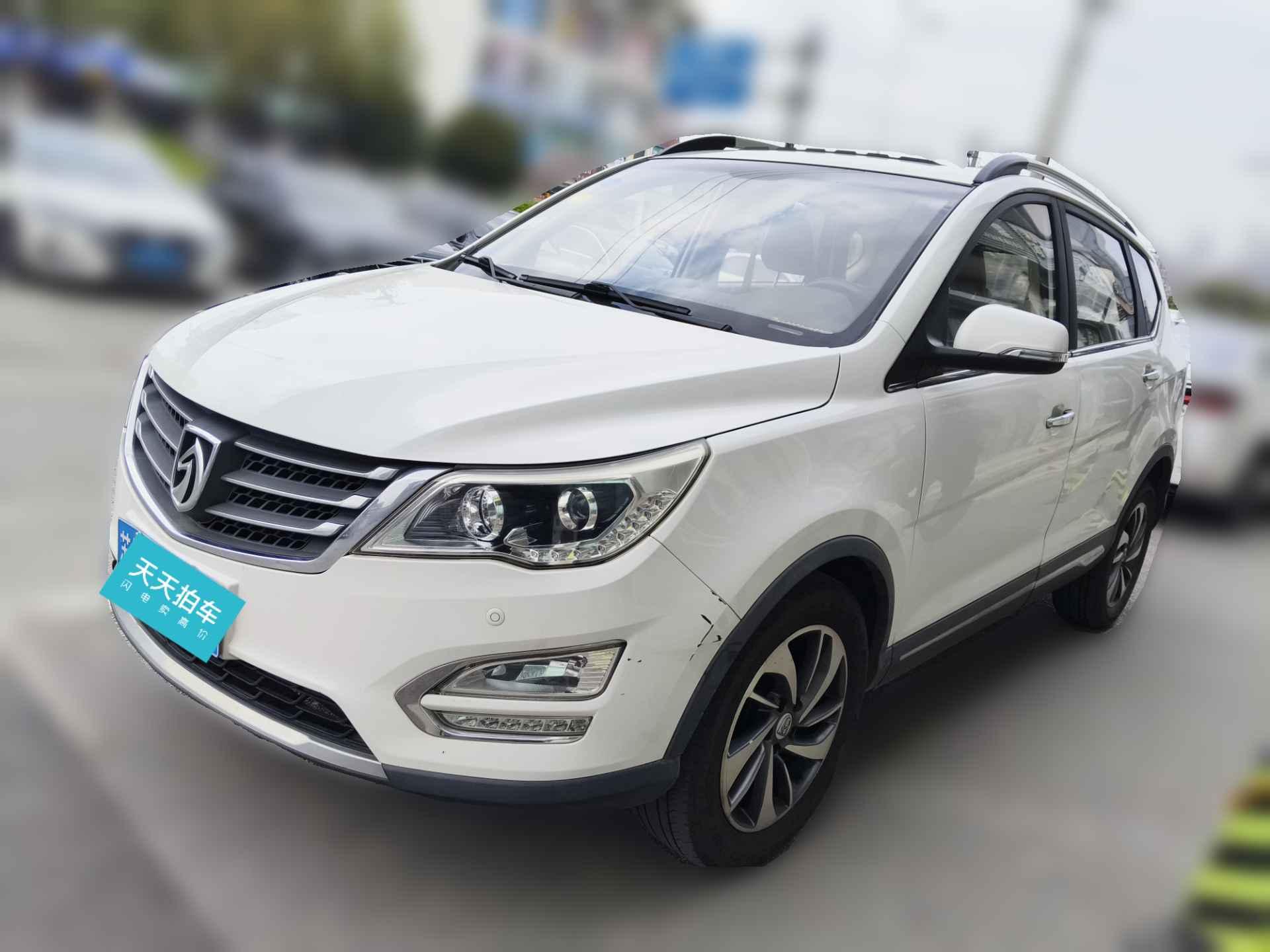 [苏州·苏E] 宝骏宝骏5602015款 1.8L 手动豪华型