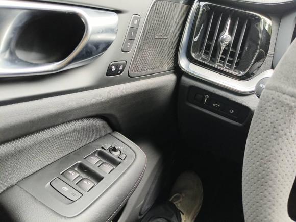 [上海·沪A] 二手沃尔沃沃尔沃S60新能源2022款 T8 E驱混动 四驱智雅运动版