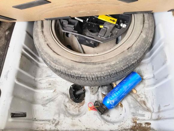 [成都·川H] 二手标致标致3012018款 1.6L 手动舒适版