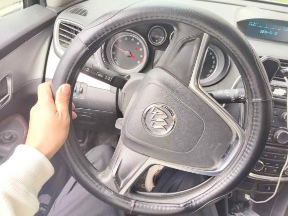 [南京·苏A] 二手别克昂科拉2015款 1.4T 手动两驱都市进取型