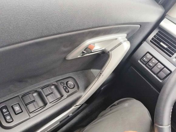 [上海·苏A] 二手奔腾奔腾X802013款 2.0L 自动舒适型