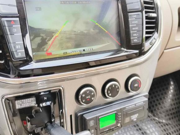 [上海·沪F] 二手上汽大通MAXUS新途V802016款 2.5T AMT商杰国IV长轴中顶15座