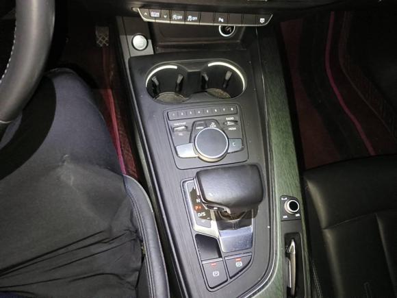 [芜湖·皖B] 二手奥迪奥迪A4L2017款 40 TFSI 风尚型