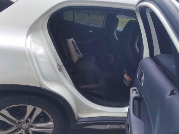 [成都·川A] 二手奔驰奔驰GLA2015款 GLA 200 动感型