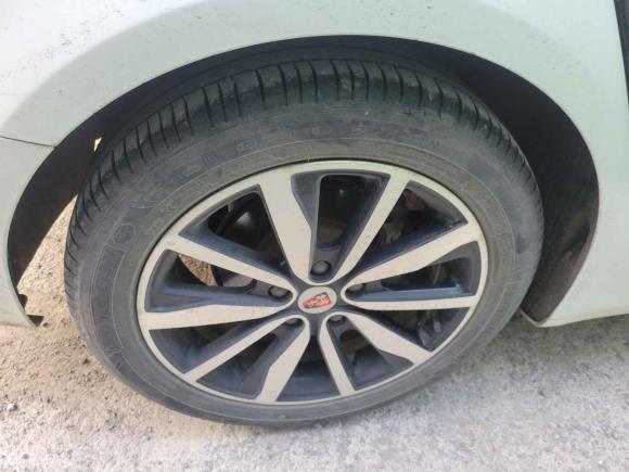 [济南·鲁A] 二手荣威荣威i62018款 20T 自动旗舰版