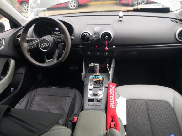 [上海·沪A] 二手奥迪奥迪A32018款 30周年年型 Sportback 35 TFSI 时尚型