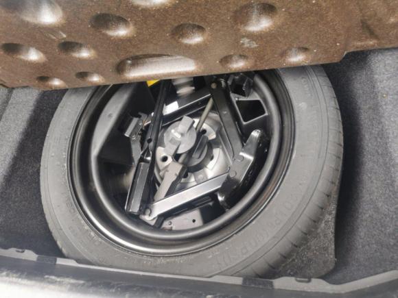 [上海·沪D] 二手凯迪拉克SLS赛威2011款 2.0T 精英型